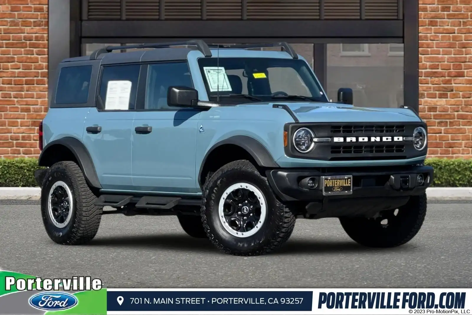 2023 Ford Bronco Black Diamond Advanced (322A) 4x4's photo