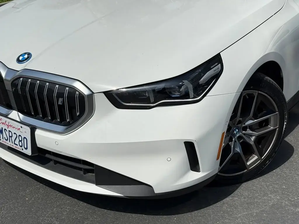 2024 BMW i5 eDrive40 photo 3