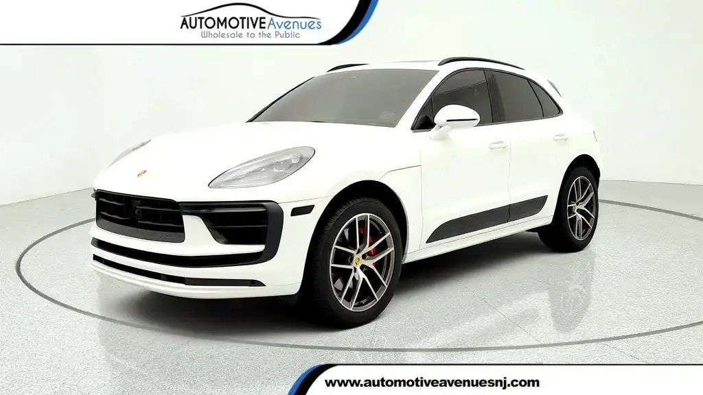 2023 Porsche Macan S's photo