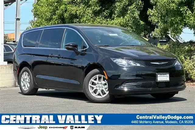 2025 Chrysler Voyager LX's photo