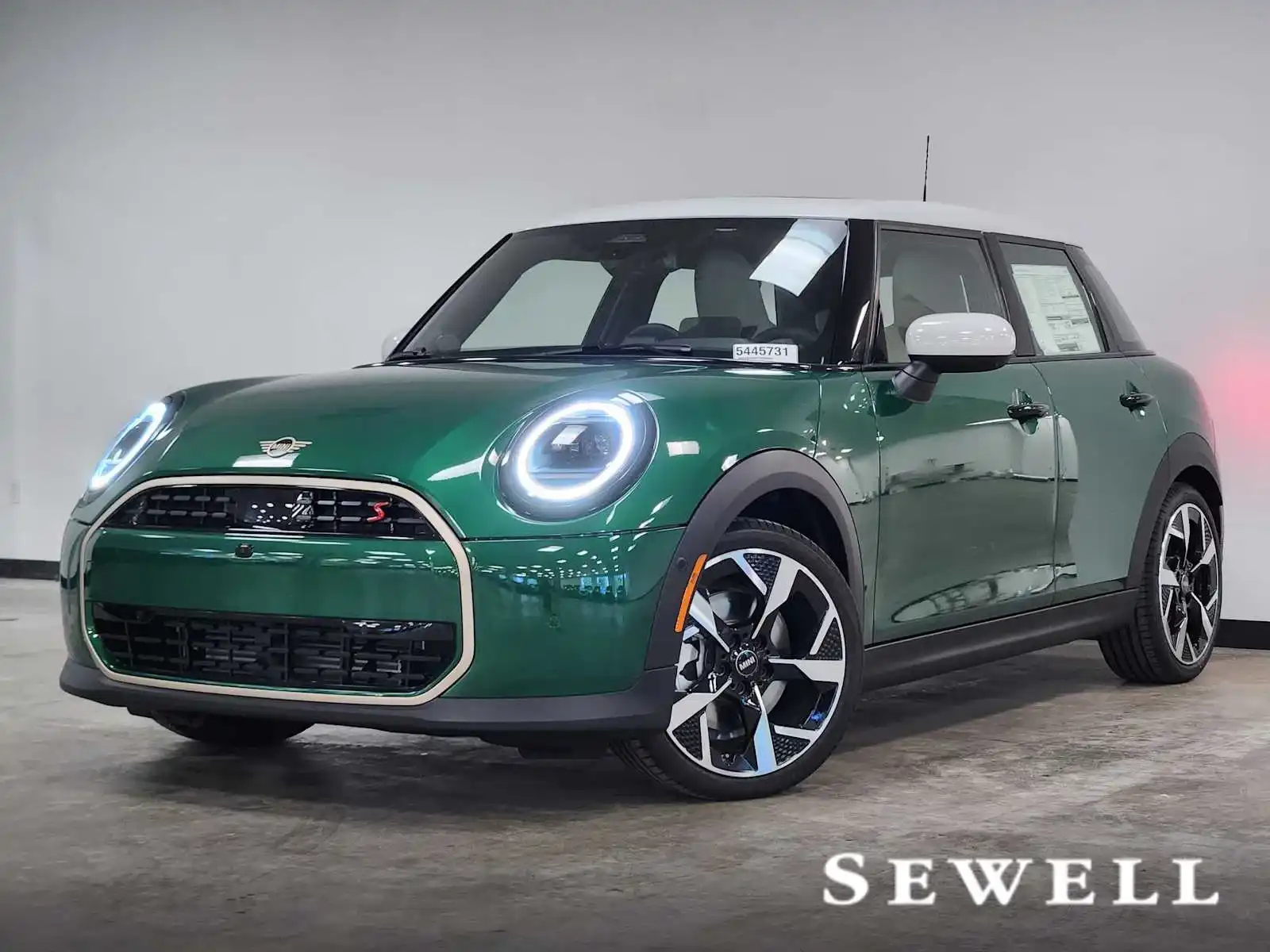 2026 MINI Hardtop Cooper S's photo