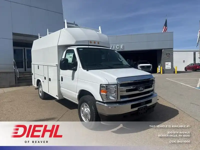 2026 Ford E-Series SRW E-350 Super Duty 138 in WB's photo