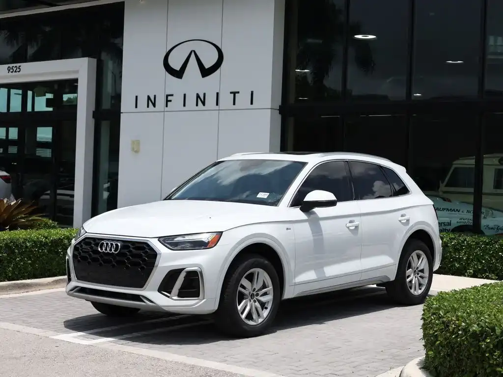 2024 Audi Q5 45 Premium's photo