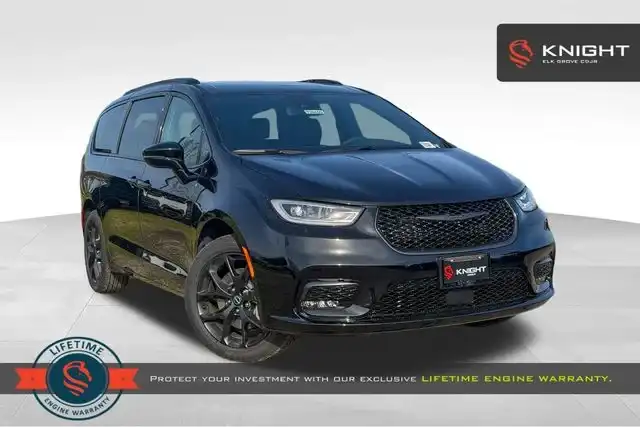 2026 Chrysler Pacifica Select AWD's photo