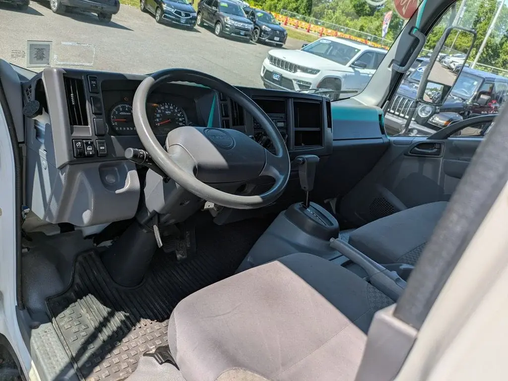 2012 Isuzu NPR-HD undefined photo 4