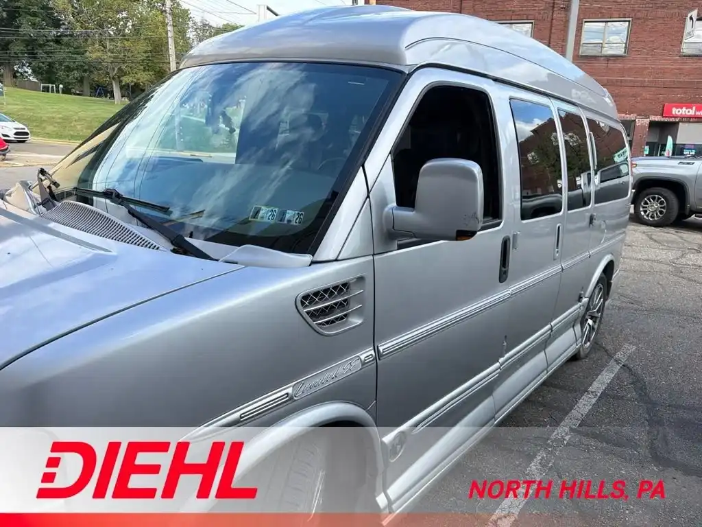 2013 GMC Savana's photo