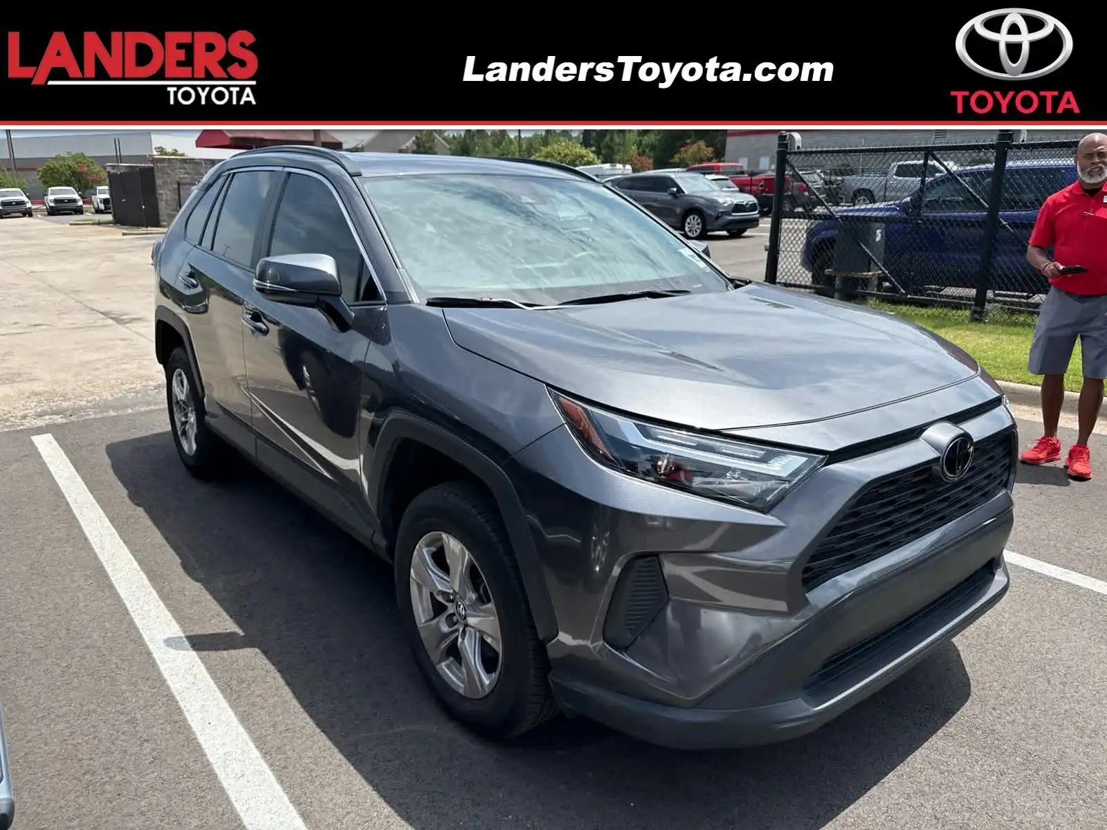 2025 Toyota RAV4 XLE FWD's photo