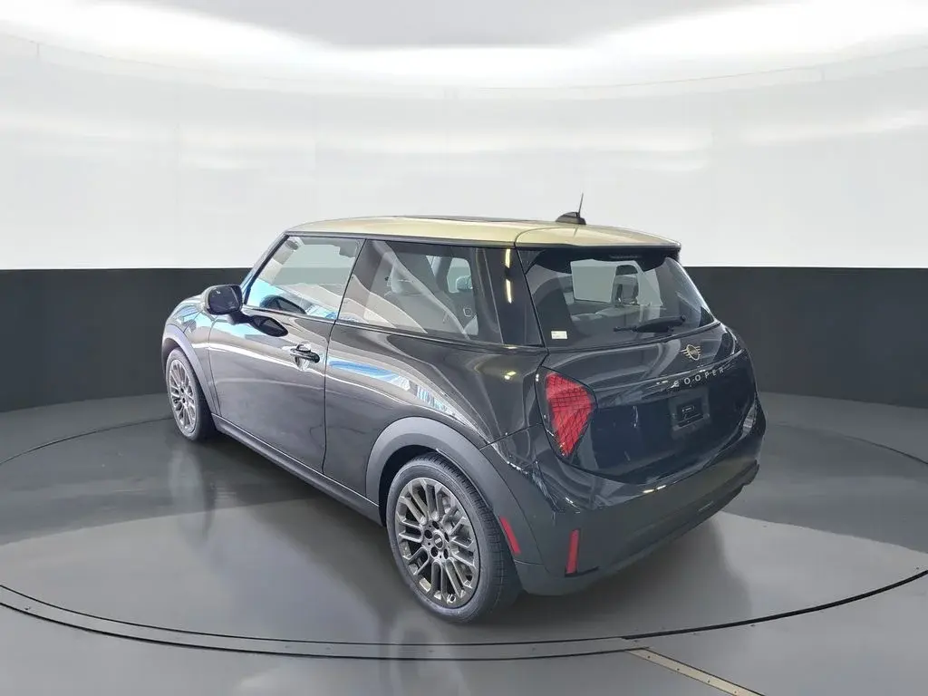 2026 MINI Hardtop undefined photo 4