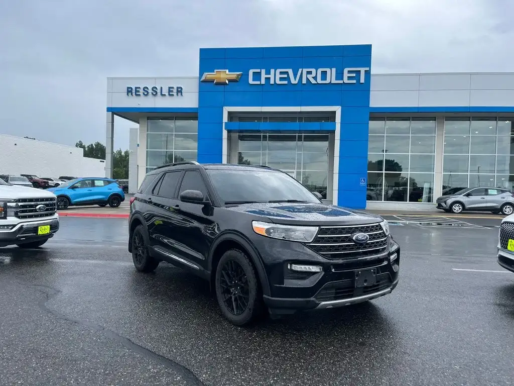 2021 Ford Explorer XLT 4WD photo 1