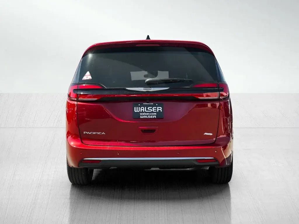 2026 Chrysler Pacifica Select AWD photo 5