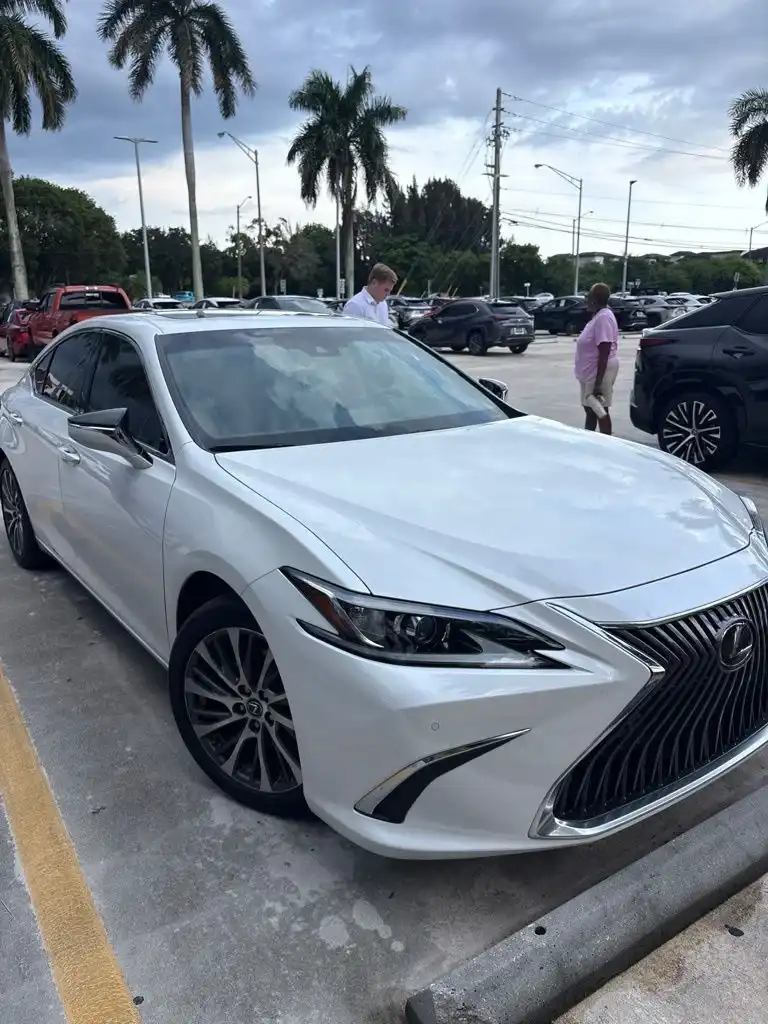 2019 Lexus ES 350 350's photo