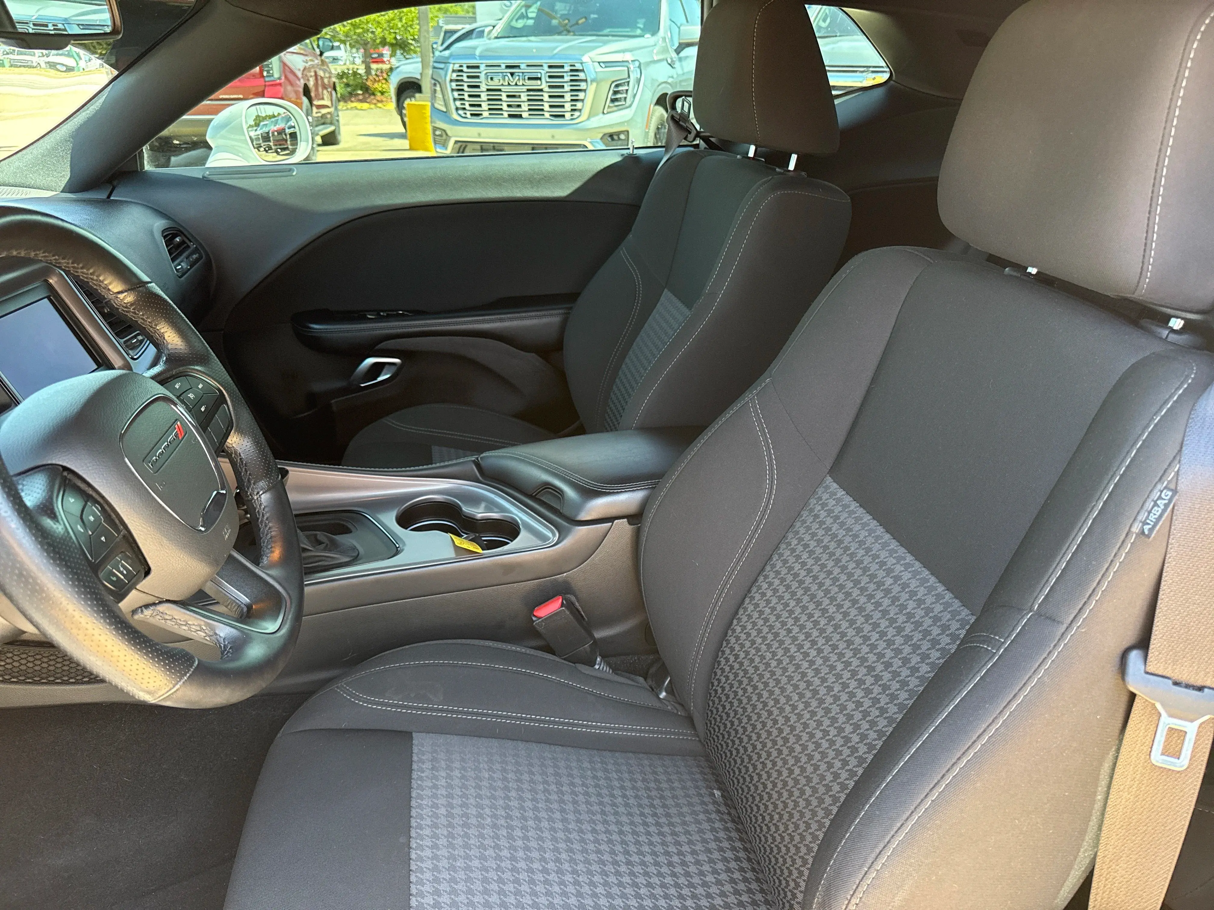 2023 Dodge Challenger SXT Auto photo 5