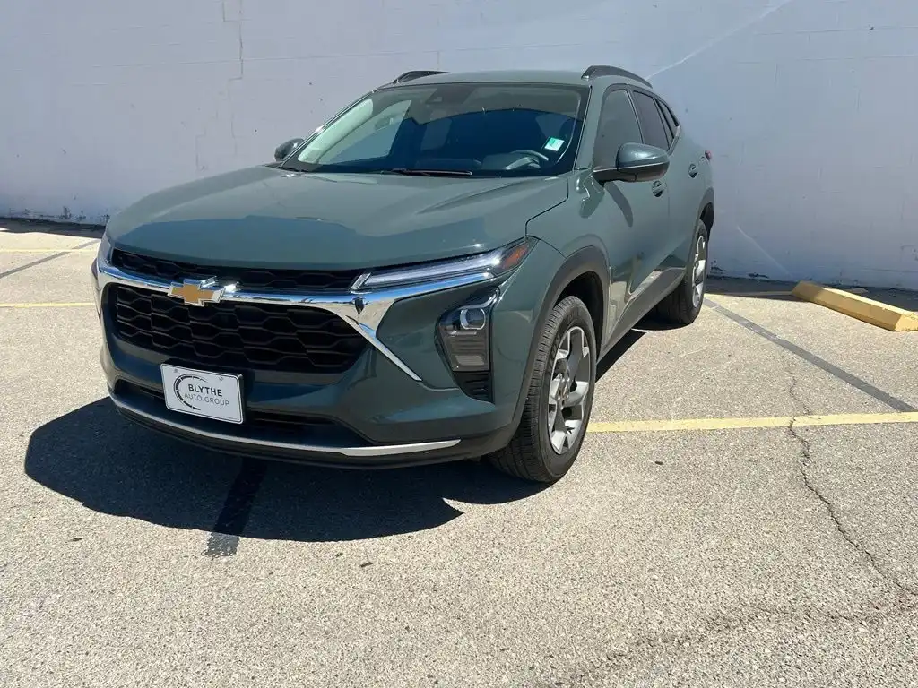 2025 Chevrolet Trax LT's photo