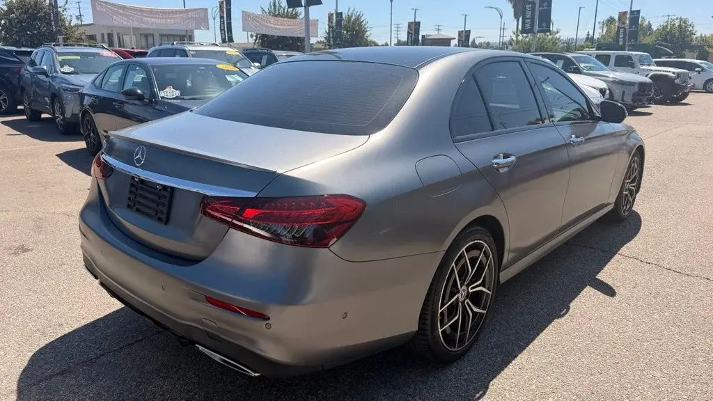 2022 Mercedes-Benz E-Class E350 photo 3