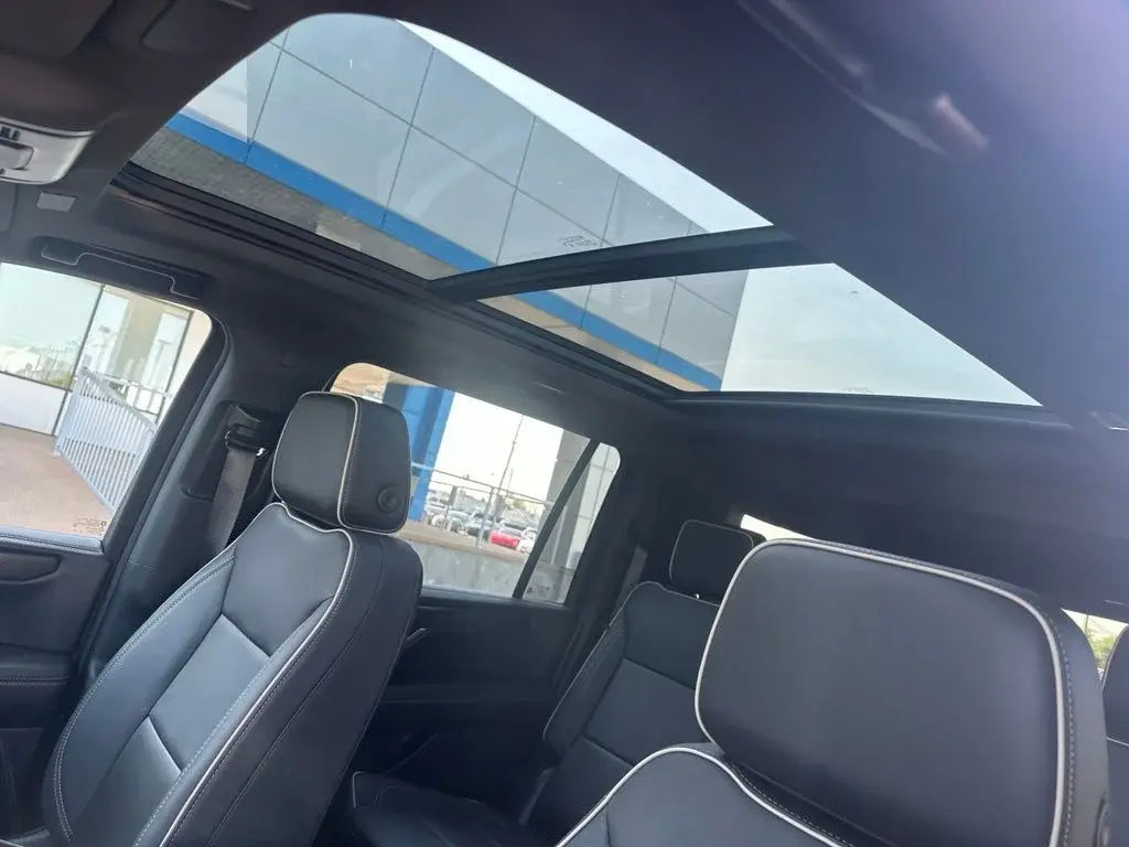 2025 GMC Yukon 4WD Elevation photo 3