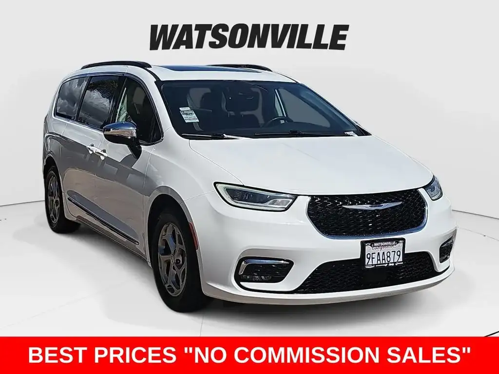 2023 Chrysler Pacifica Limited's photo