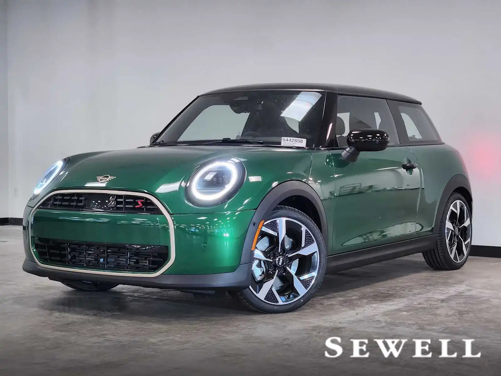 2026 MINI Hardtop Cooper S Signature's photo