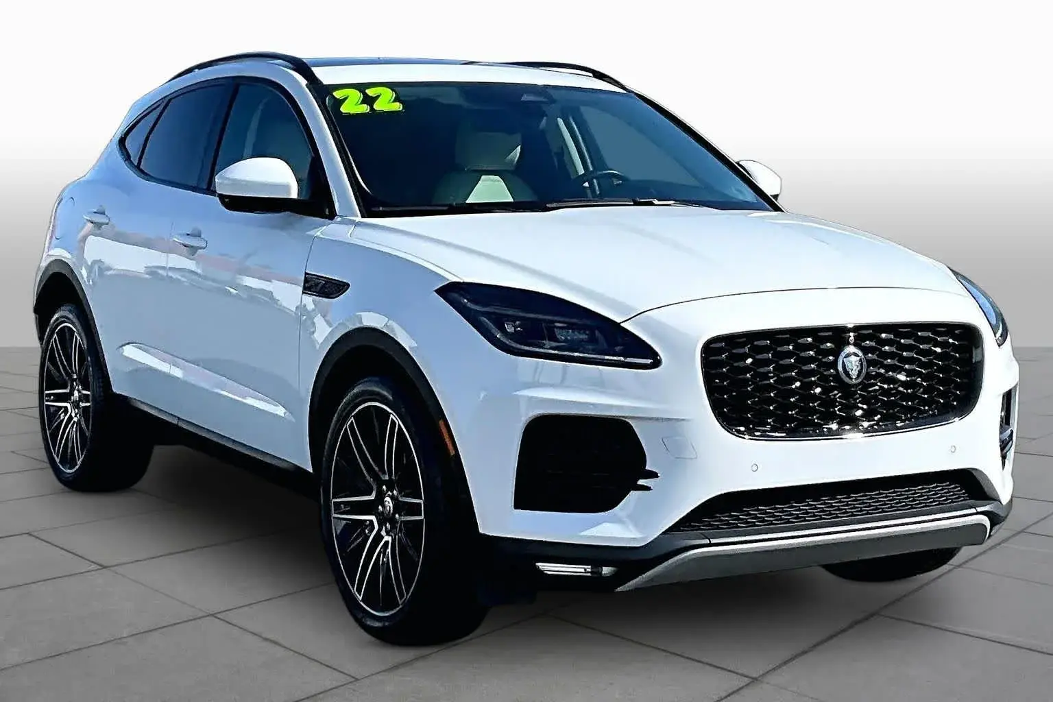 2022 Jaguar E-PACE P250 SE photo 3