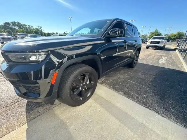 2023 Jeep Grand Cherokee Altitude X 4x4's photo