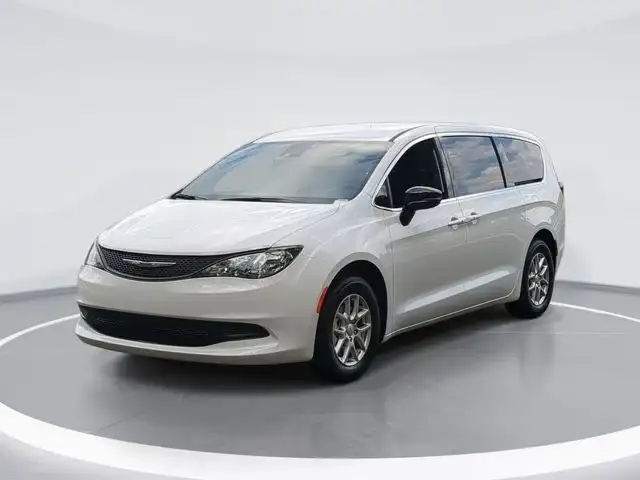 2025 Chrysler Voyager LX's photo