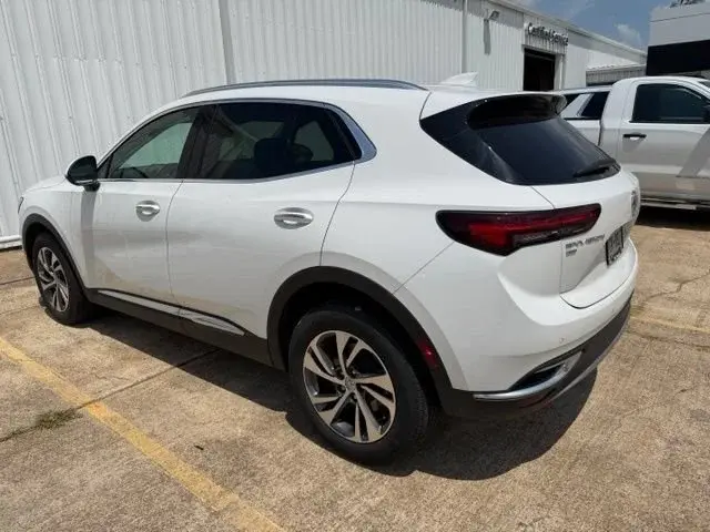 2023 Buick Envision Essence AWD photo 3