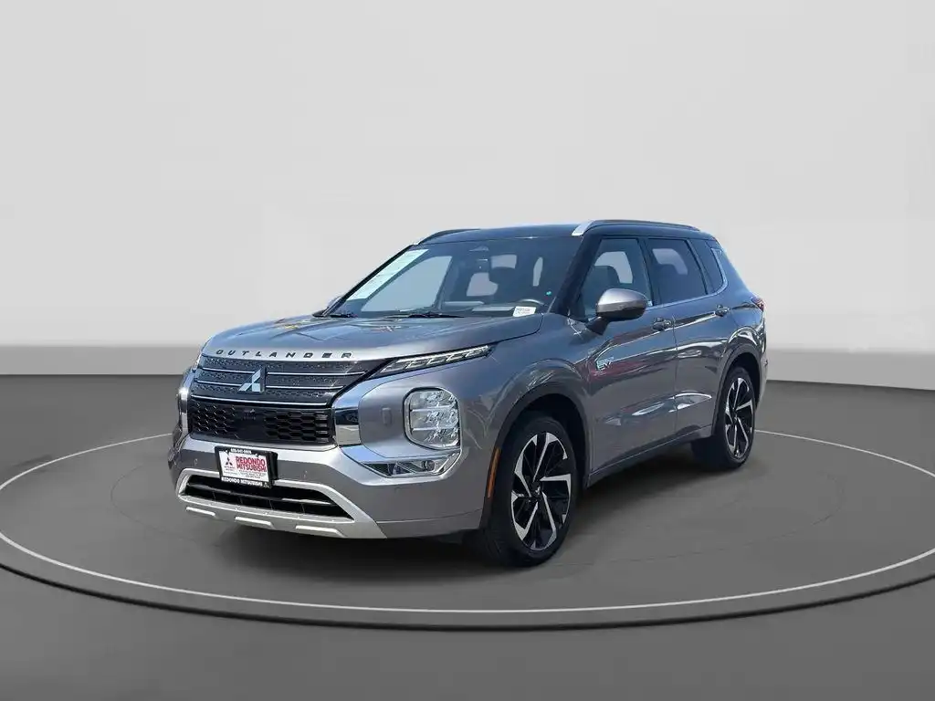 2023 Mitsubishi Outlander Plug-in Hybrid SEL S-AWC's photo