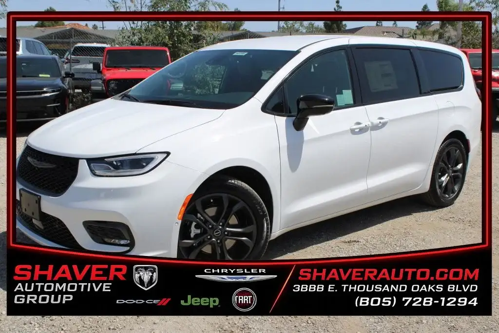 2026 Chrysler Pacifica Select photo 1