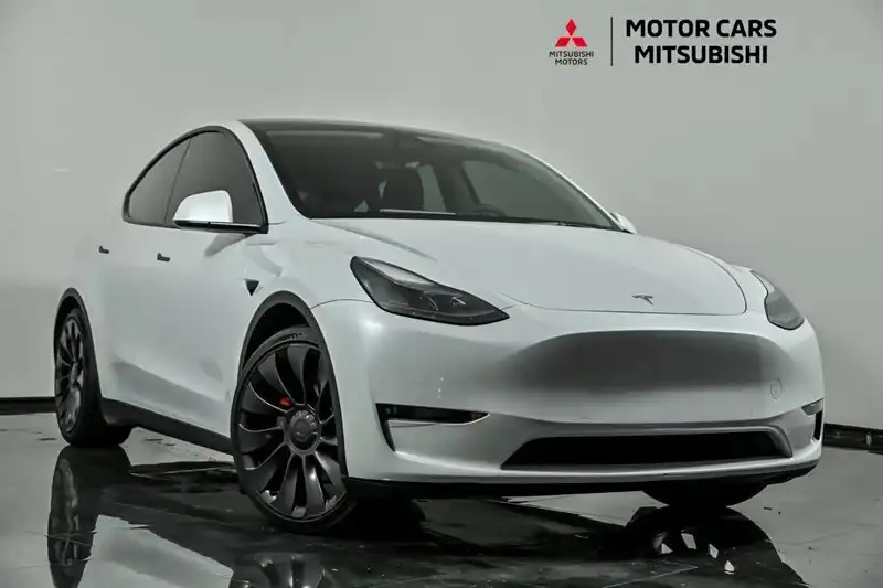 2022 Tesla Model Y Performance Dual Motor All-Wheel Drive's photo