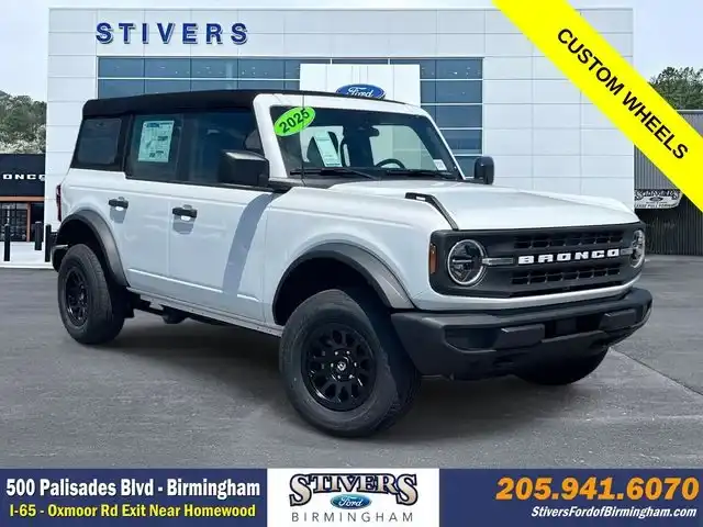 2025 Ford Bronco Base 4x4's photo