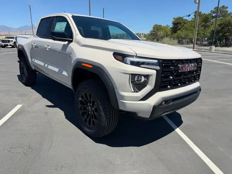 2026 GMC Canyon 2WD Elevation Crew Cab Short Box's photo
