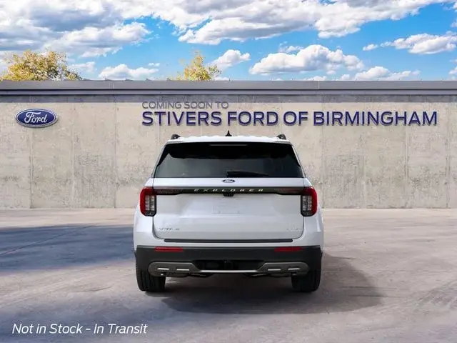 2027 Ford Explorer Active 4WD 200A photo 5