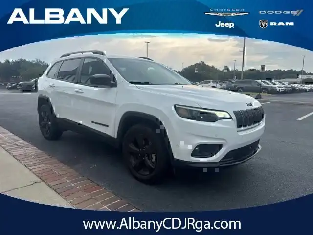 2023 Jeep Cherokee Altitude Lux 4WD's photo