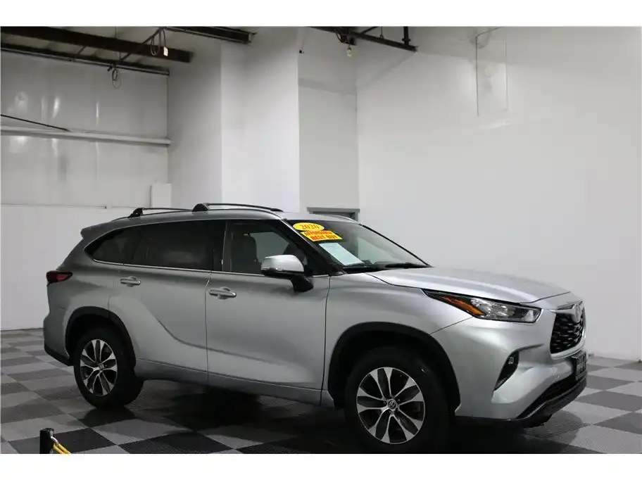 2020 Toyota Highlander XLE 4x2 V6's photo