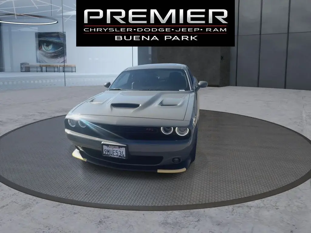 2023 Dodge Challenger R/T Scat Pack photo 3