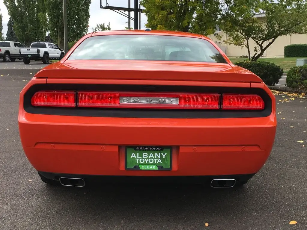 2013 Dodge Challenger R/T photo 5