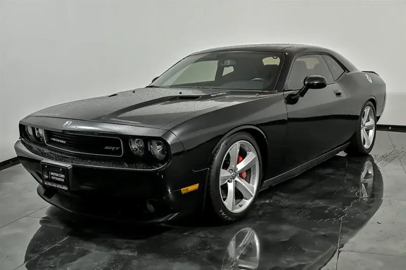 2010 Dodge Challenger SRT8 photo 5