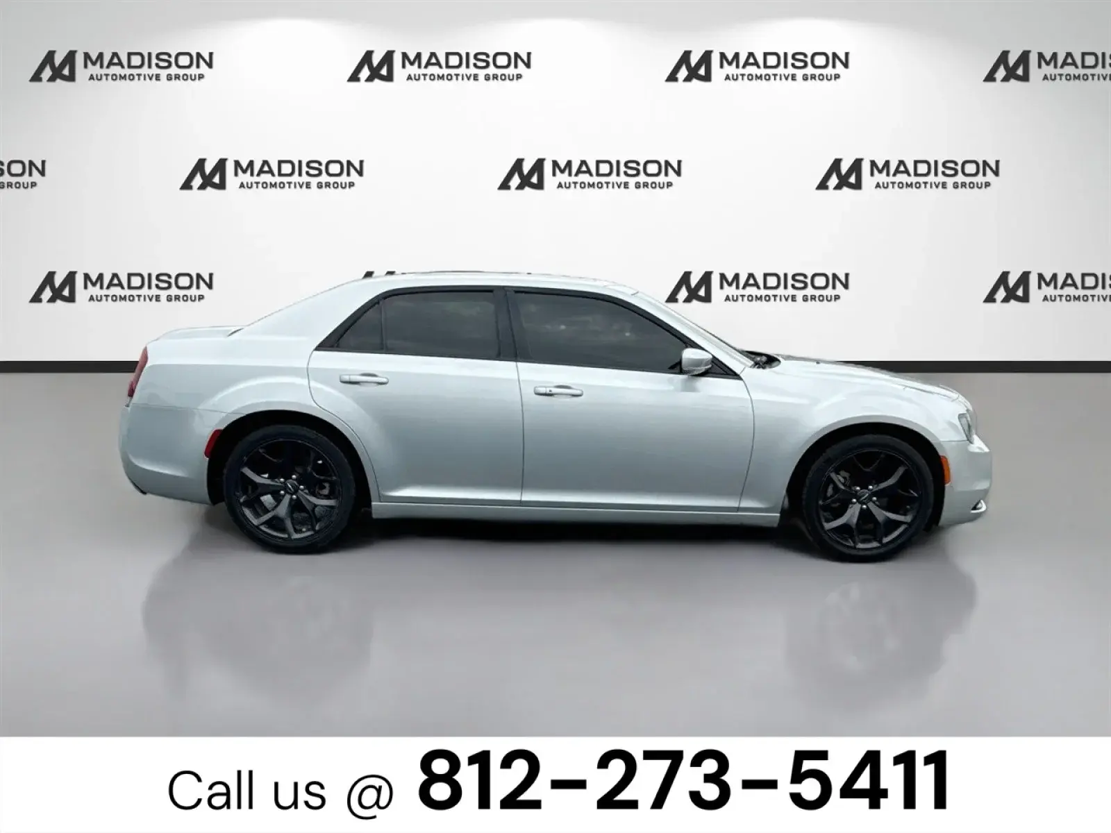 2023 Chrysler 300 S photo 4