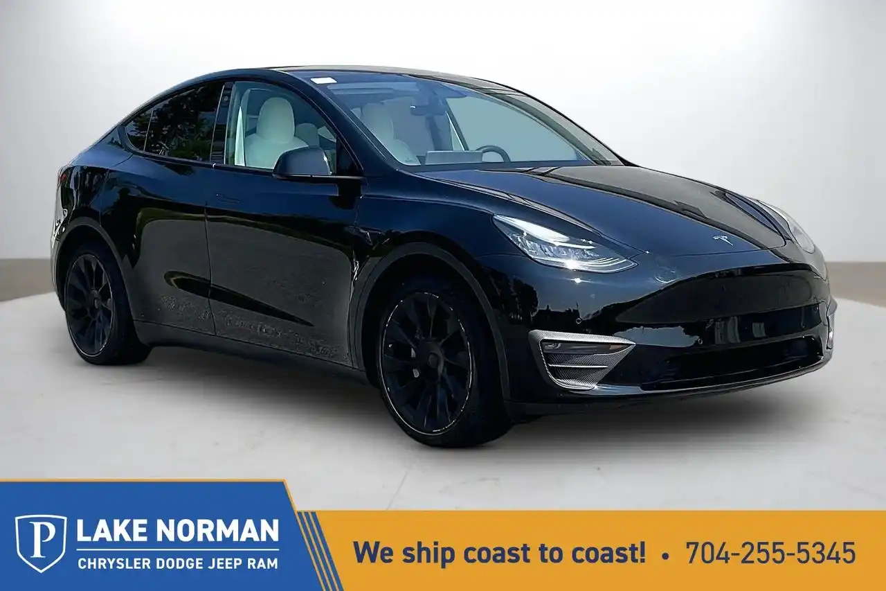 2022 Tesla Model Y Long Range Dual Motor All-Wheel Drive's photo
