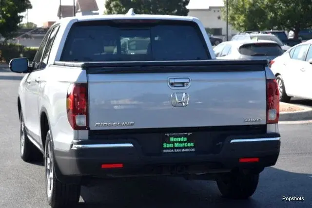 2019 Honda Ridgeline RTL AWD E photo 5