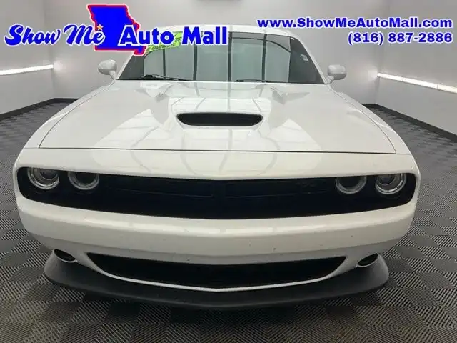 2023 Dodge Challenger R/T's photo