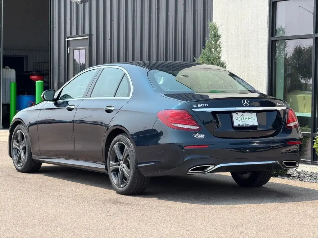 2018 Mercedes-Benz E-Class E300 4MATIC photo 3