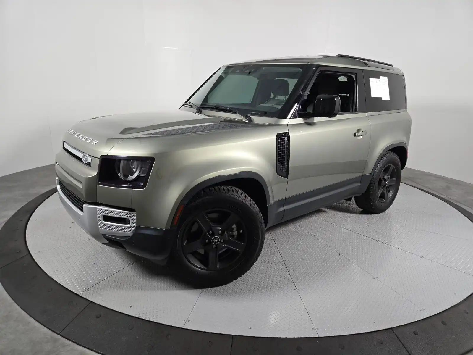 2023 Land Rover Defender S's photo