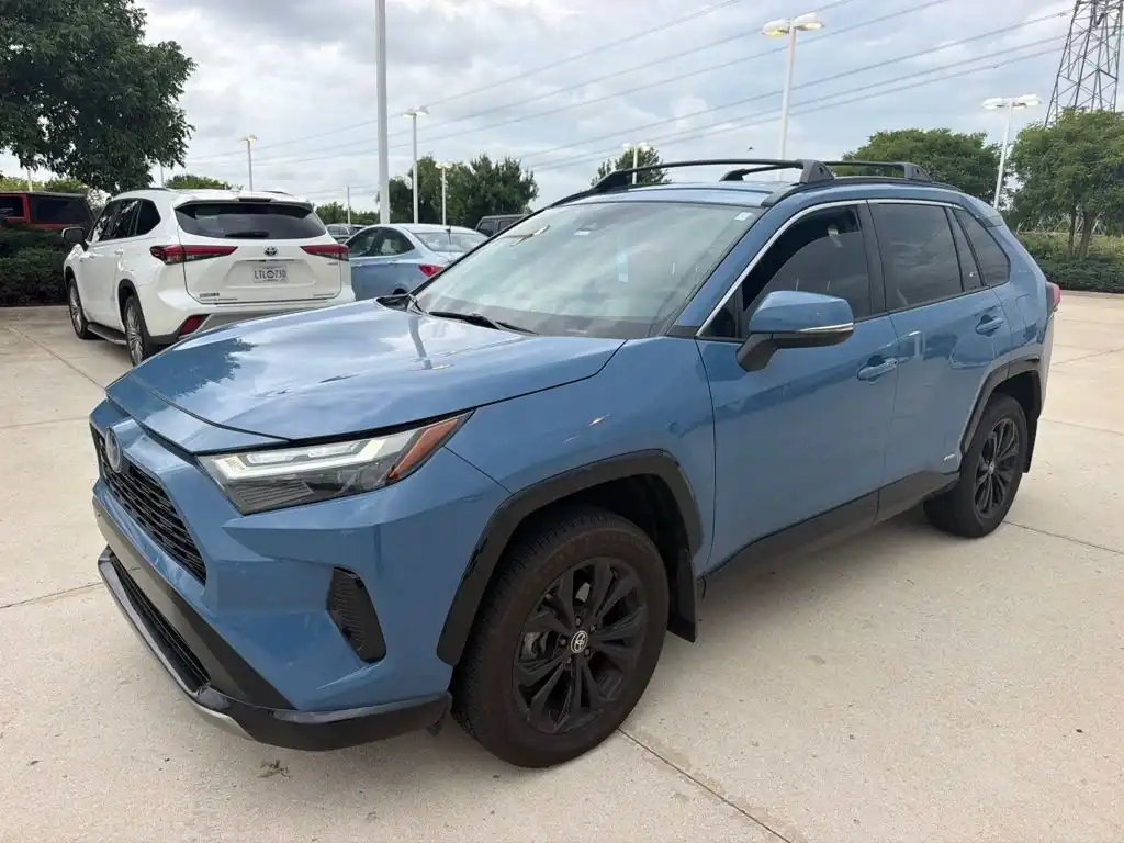 2023 Toyota RAV4 Hybrid SE AWD's photo