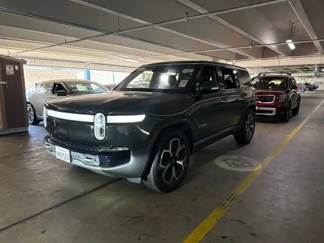 2024 Rivian R1S Adventure Quad-Motor Large Pack's photo