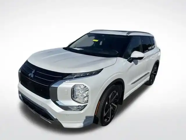 2024 Mitsubishi Outlander SEL S-AWC's photo