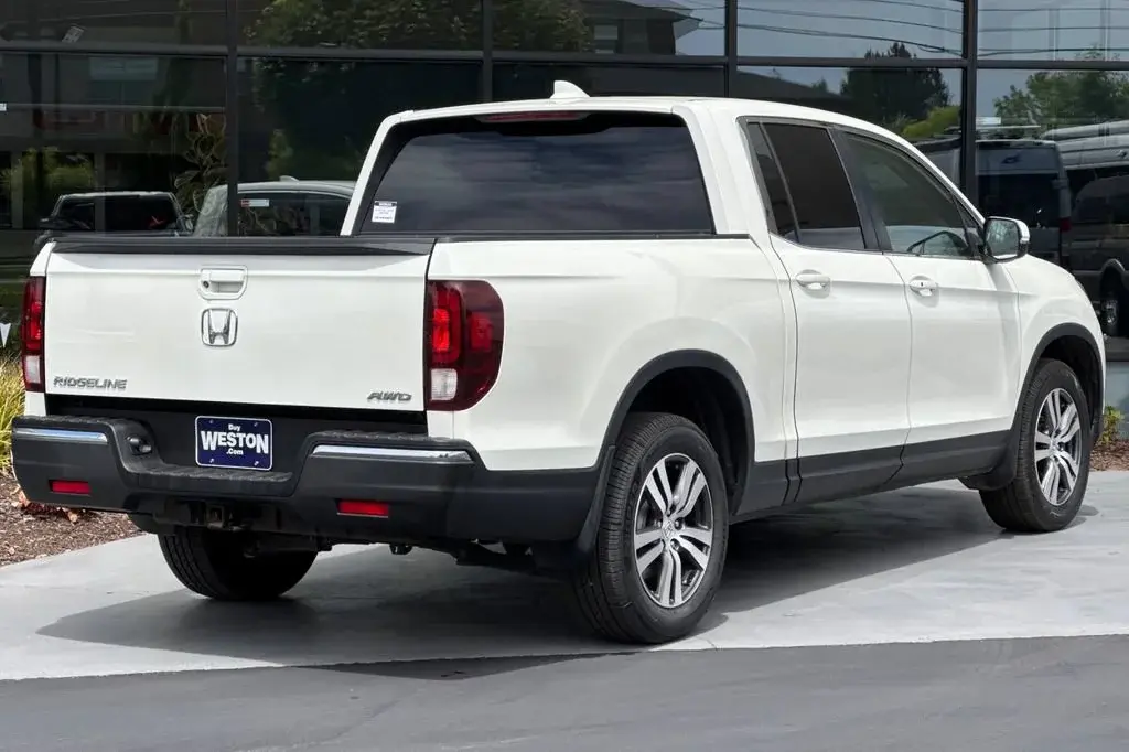 2017 Honda Ridgeline RTS AWD photo 4