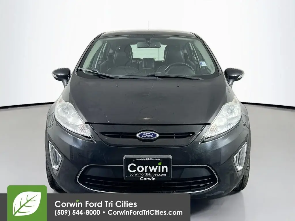 2013 Ford Fiesta Titanium Hatch photo 4