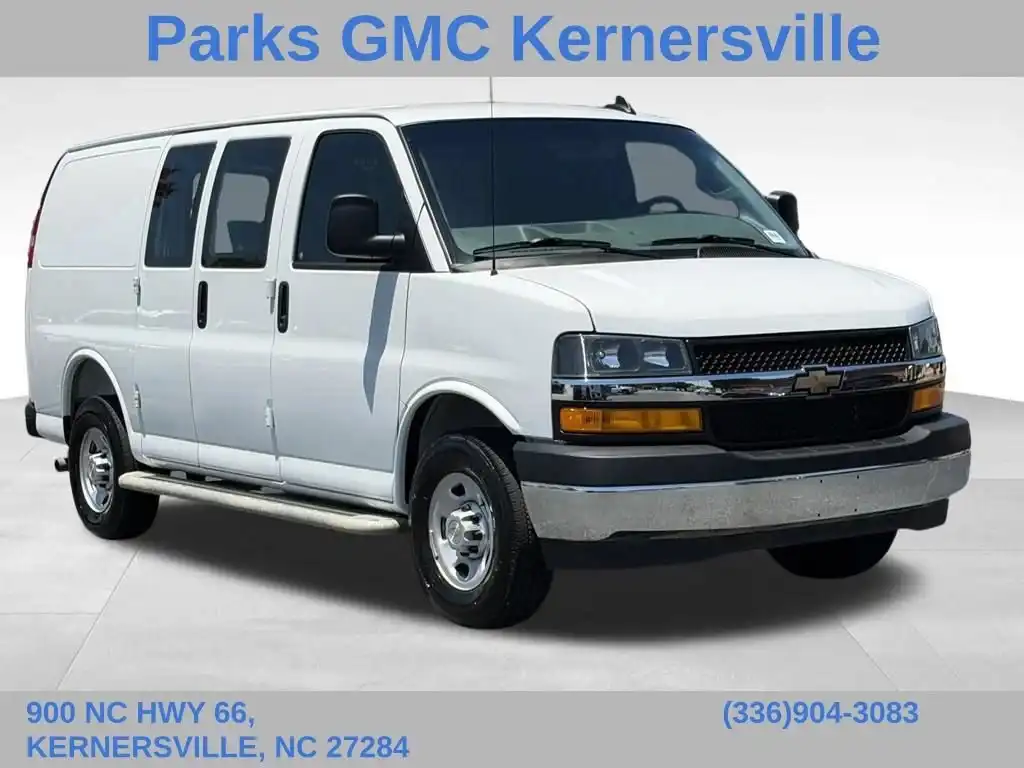 2025 Chevrolet Express 2500 Work Van HD's photo