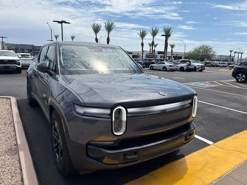 2026 Rivian R1T Ascend Tri Max photo 3