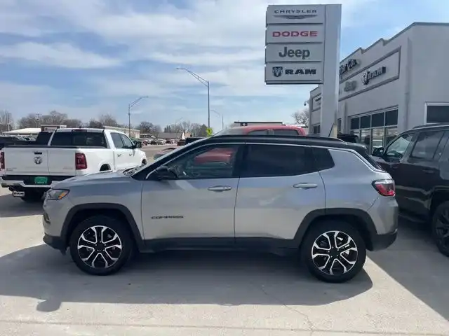 2022 Jeep Compass Limited 4X4's photo